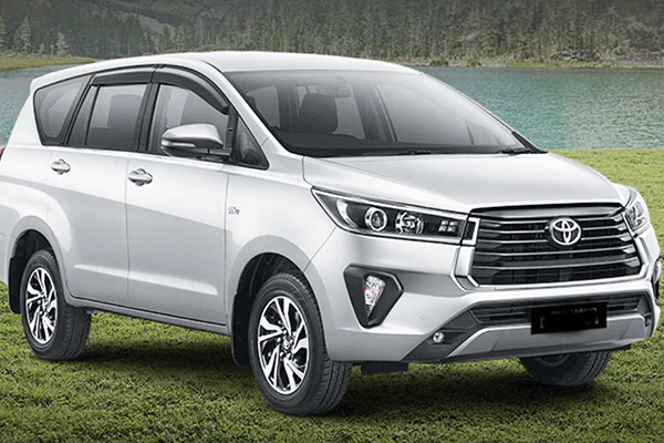 crystalcabs_Innovo_toyota